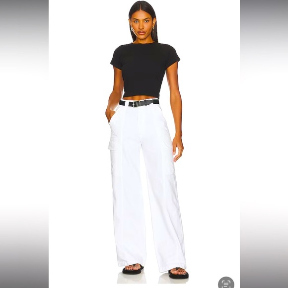 High Rise Wide Leg Cargo in White
Hudson Jeans Nwt 29 sold out $245 - Picture 1 of 3